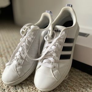 Adidas sneakers sz 7.5